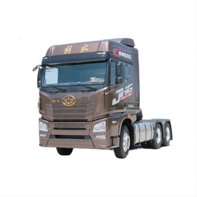 Jiefang JH6 6x4 4x2 8x4 トラクター 運転席とマルチメディアシステム