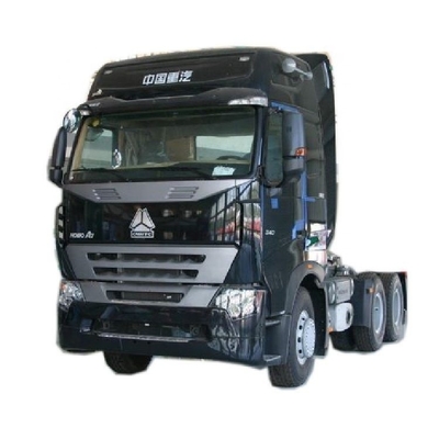 使用済みHOWO A7 6x4 トラクタートラック 400-500Lの燃料タンク容量とSINOTRUCKエンジン