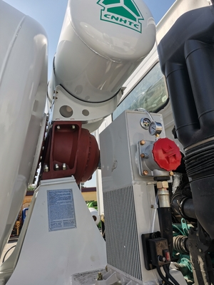 2012年 使用済み HOWO コンクリートミキサー 95kw/2400rpm エンジン 安価