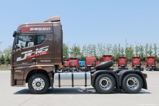 Jiefang JH6 6x4 4x2 8x4 トラクター 運転席とマルチメディアシステム
