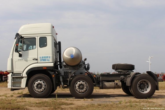 SinotruK Haohan J7G 251 350hp LNG トラックヘッドと12の先向きシフトで手頃な価格