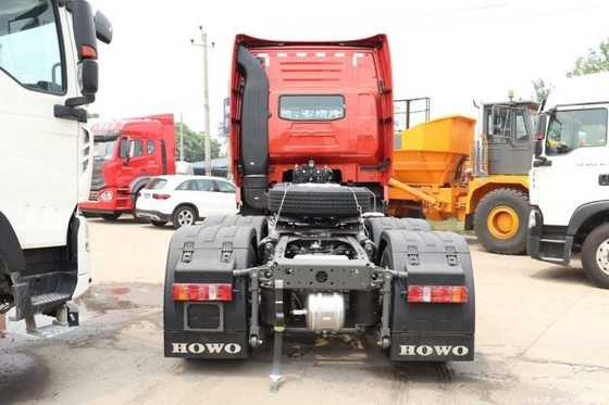 シノトルク HOWO T7H 440HP 6X4 500-600Lの燃料タンク容量を持つ危険な化学トラクター