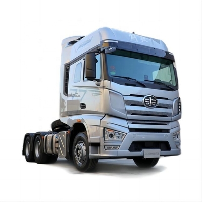 FAW Jiefang J7 重型トラック 560HP 6X4 マルチメディアシステム付き大型牽引トラックヘッド