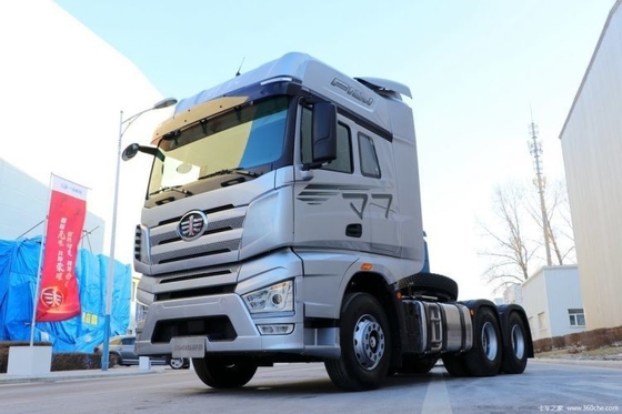 FAW Jiefang J7 重型トラック 560HP 6X4 マルチメディアシステム付き大型牽引トラックヘッド