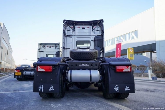 FAW Jiefang J7 重型トラック 560HP 6X4 マルチメディアシステム付き大型牽引トラックヘッド