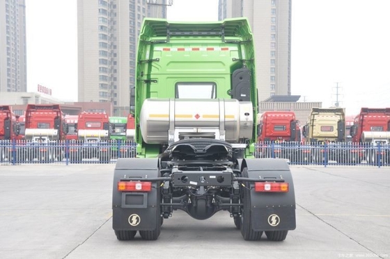 マルチメディアシステムと燃料タンク容量 ≥600Lの430HP 6X4 LNG トラクタートラック