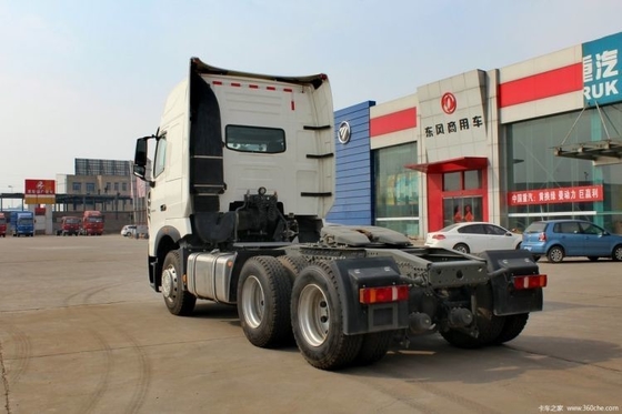 市場リーダー ブティック HOWO T7H 540 HP 6X4 トラクタートラック