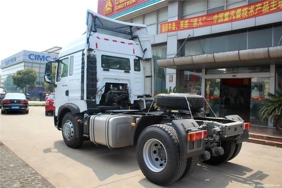 国産 HOWO T5G 4X2 トラクション トラックヘッド 350馬力 タッチスクリーン付き重型トラック