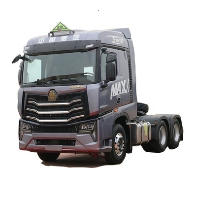 SINOTRUCK HOWO マックス 480 HP 6x4 危険品 トラクション トラックの頭 3人の乗客