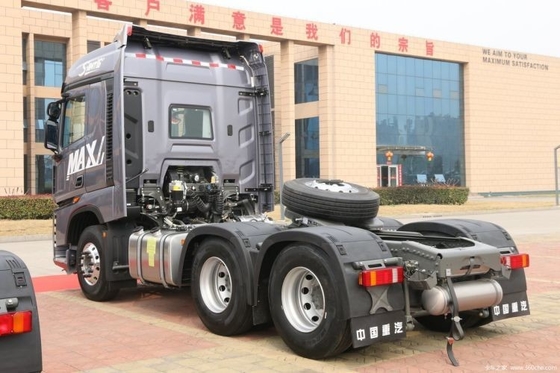 SINOTRUCK HOWO マックス 480 HP 6x4 危険品 トラクション トラックの頭 3人の乗客