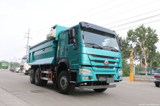 高価な空気懸垂付きの中古車 HOWO 重型トラック 380 HP 6X4 ダンプトラック