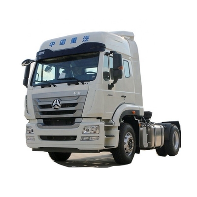 SINOTRUCK Haohan J5G 4X2 トラクタートラック 340HPと300-400Lの燃料タンク容量