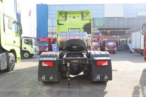 FAW Jiefang J7 重型トラック 6X4 LNG トラクショントラック 530hp エンジンとクルーズコントロール ACC