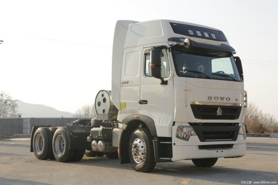 ドライブホイール 6X4 SinoTRUK HOWO T7H LNG トラクタートラック 440HP ロジスティック輸送用