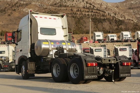 ドライブホイール 6X4 SinoTRUK HOWO T7H LNG トラクタートラック 440HP ロジスティック輸送用