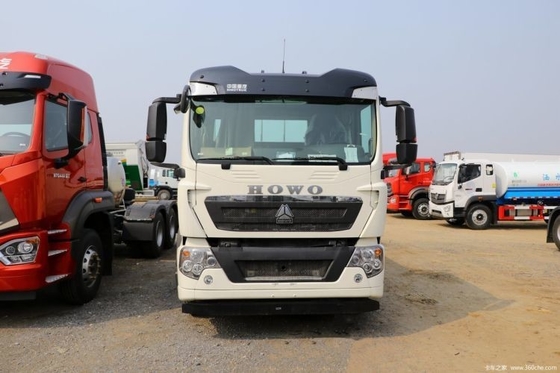 最大トルク 1000-1500Nm SinotruK HOWO T5G 6X2 荷物輸送用のハードルトラック