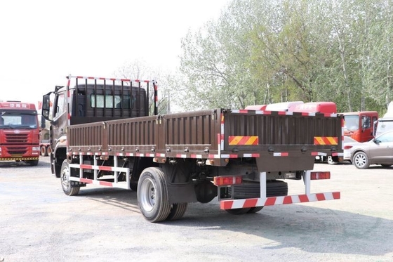 シノトルク国産重荷トラック HOWo NX 220HP 4X2 6.75m バン貨物用ハードルトラック