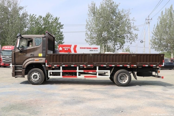 シノトルク国産重荷トラック HOWo NX 220HP 4X2 6.75m バン貨物用ハードルトラック