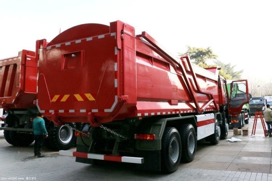 人気の中古ブティック SINOTRUCK HOWO 重荷トラック 440 HP 8X4 ダンプトラック 7.6m