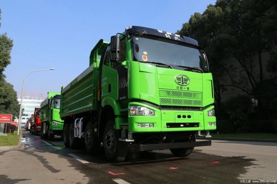 輸出された中古のFaw Jiefang J6P 8X4 350HPのダンプトラック
