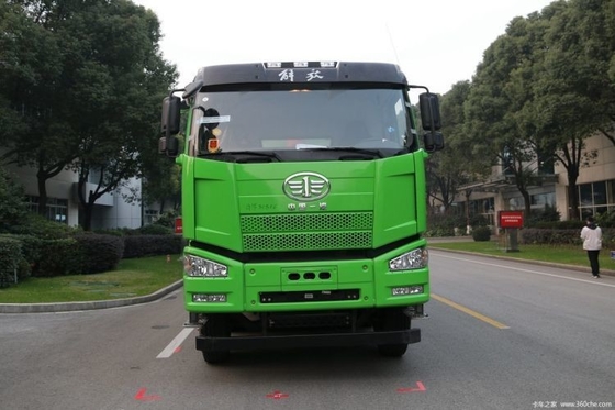 輸出された中古のFaw Jiefang J6P 8X4 350HPのダンプトラック