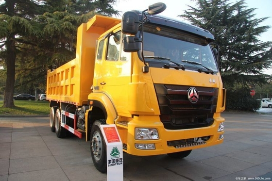 中古 SinotruK Haohan J5G 340hp 6X4 300-400Lの燃料タンク容量を持つダンプトラックシャシー
