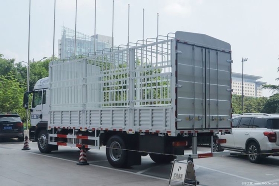270 HP SINOTRUCK SITRAK G5S ラグジュアリー 4X2 6.8m AMT 自動トランスミッション 倉庫トラック