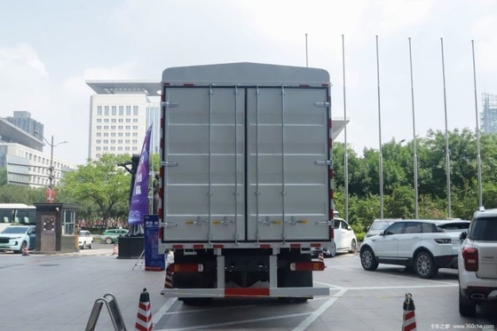 270 HP SINOTRUCK SITRAK G5S ラグジュアリー 4X2 6.8m AMT 自動トランスミッション 倉庫トラック