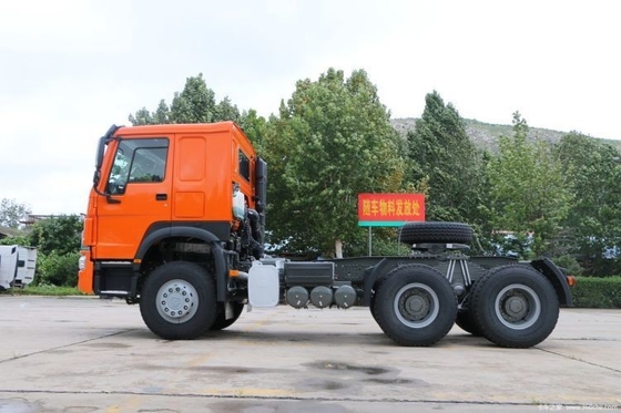 SINOTRUCK HOWO 重荷トラック 380 HP 6X4 トラクタートラック 中国製の中古品