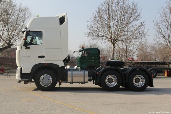 ブティック HOWO T7H 重荷トラック 540 HP 6X4 トラクタートラック シノトルクエンジンで