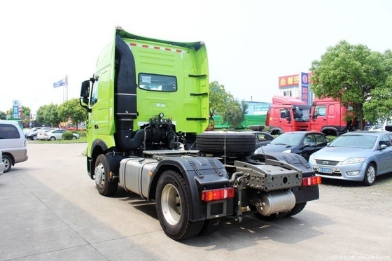 440馬力 4X2 Sinotruk HOWO T7H トラクター 2人の乗客と 8L エンジン容量