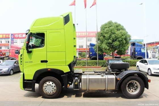 440馬力 4X2 Sinotruk HOWO T7H トラクター 2人の乗客と 8L エンジン容量